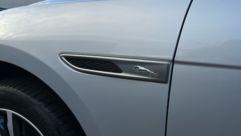 Jaguar F-Pace 2.0 P400e SE 5dr Auto AWD Estate